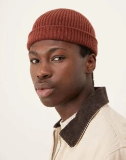 Mango Small Ribbed Beanie In Burgundy For Men -Modern Menswear 207383848 3