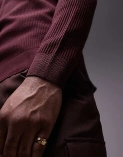 Mango Round Neck Jumper In Burgundy For Men 10 Mango Round Neck Jumper In Burgundy For Men -Modern Menswear 207891514 4