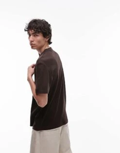 Mango Relaxed Fit T-shirt In Dark Brown For Men -Modern Menswear 208007683 3